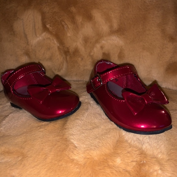 Red Satin Shoes in size 3 - Picture 3 of 4